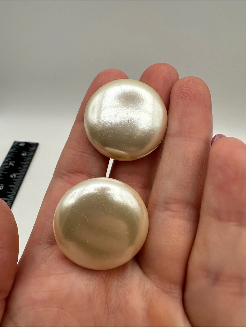 Napier Signed Gold Tone White Simulated Round Pearl Screw Back Earrings